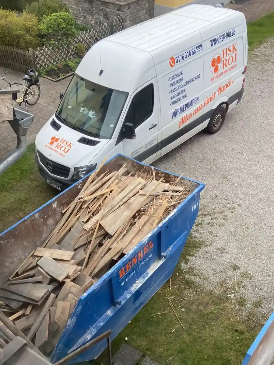 Altbausanierung München – Abbrucharbeiten in einer Münchner Altbauwohnung – Vorbereitung für die Sanierung