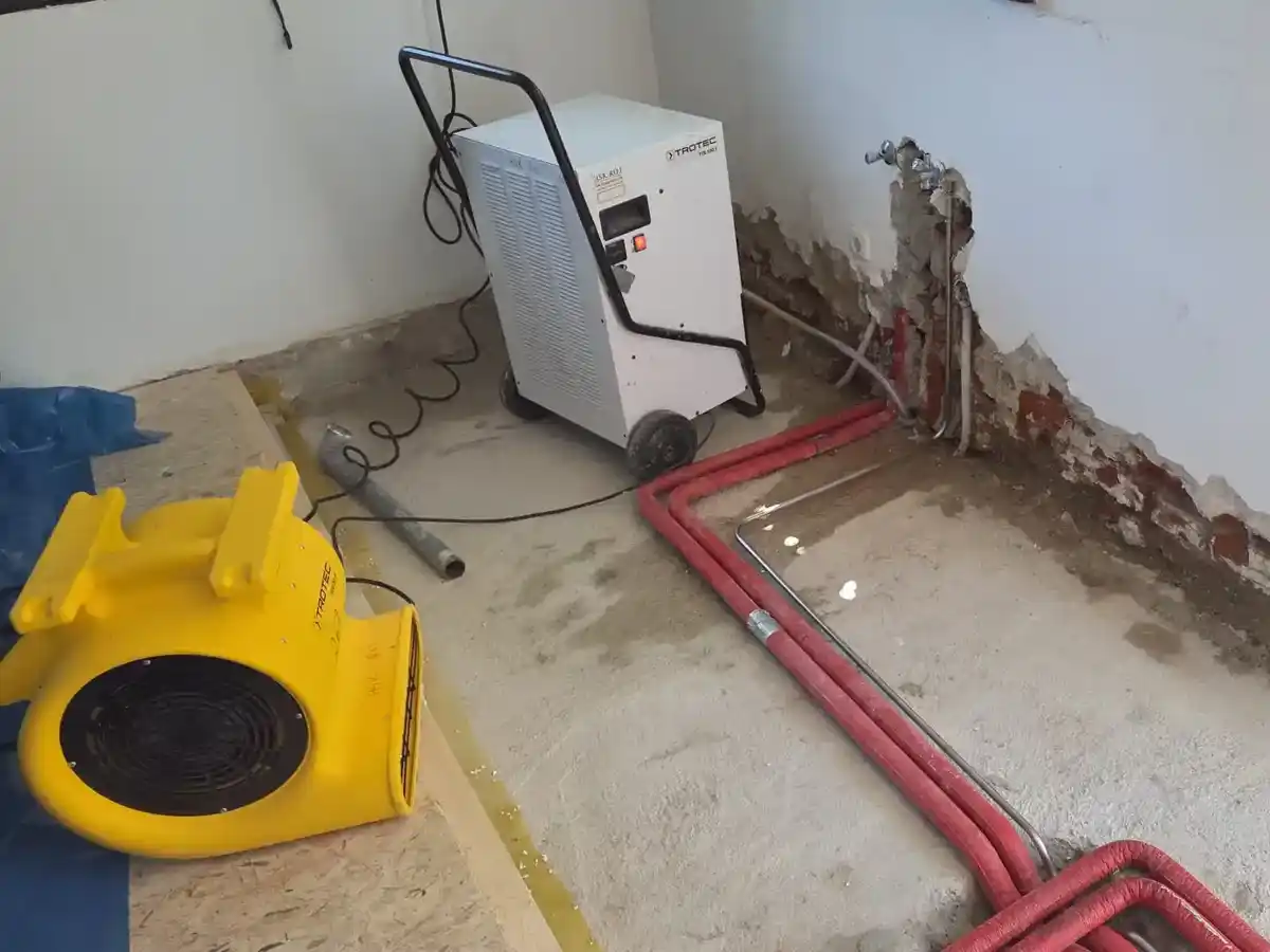 Bautrockner Einsatz Wasserschaden München professionelle Trocknung